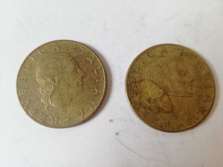 Moneta 200 LIRE ..