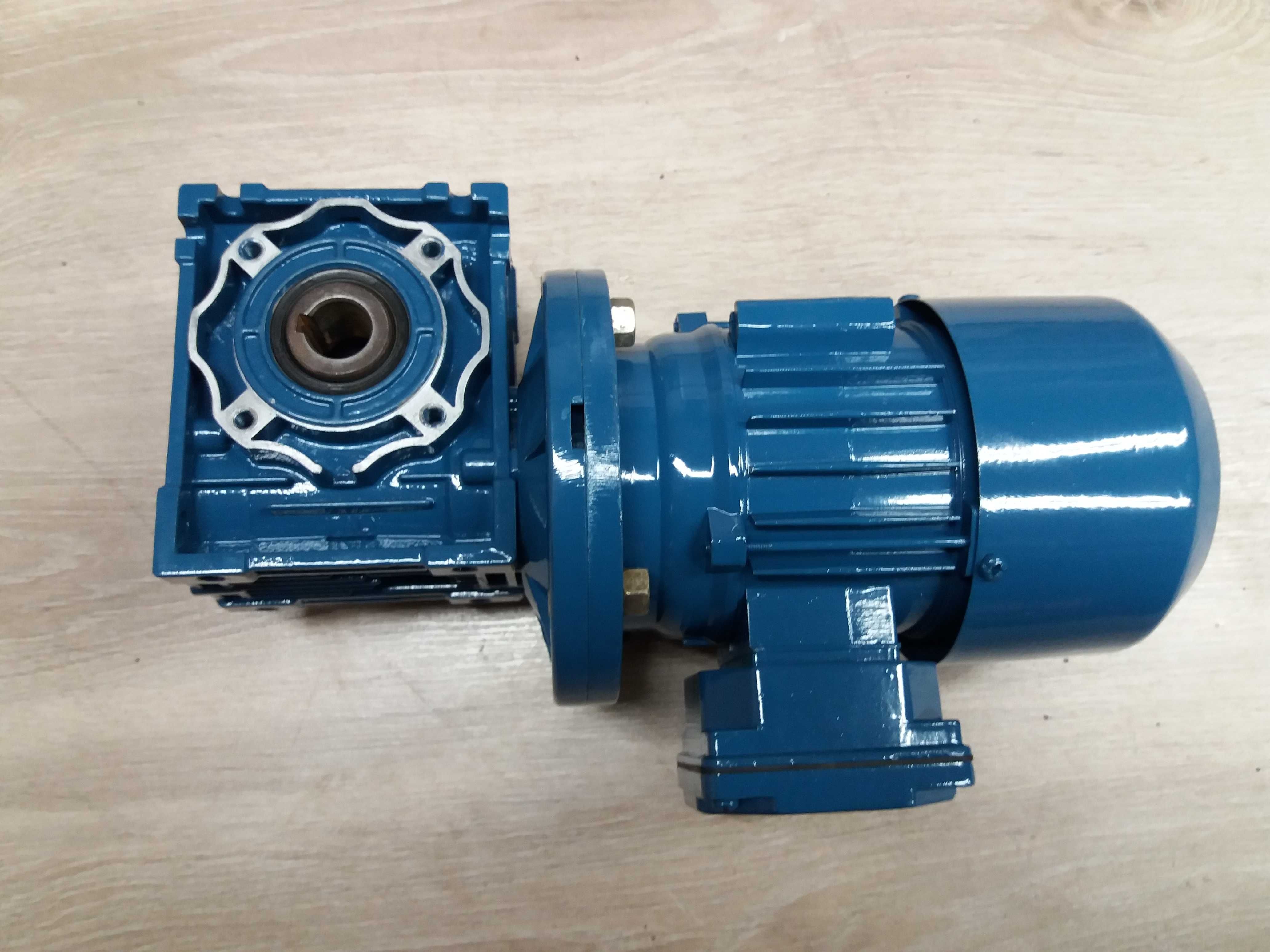 Motoreduktor SKG63-4B, 0,18 kW 1380obr/min, 220V/380, przełożenie i=60