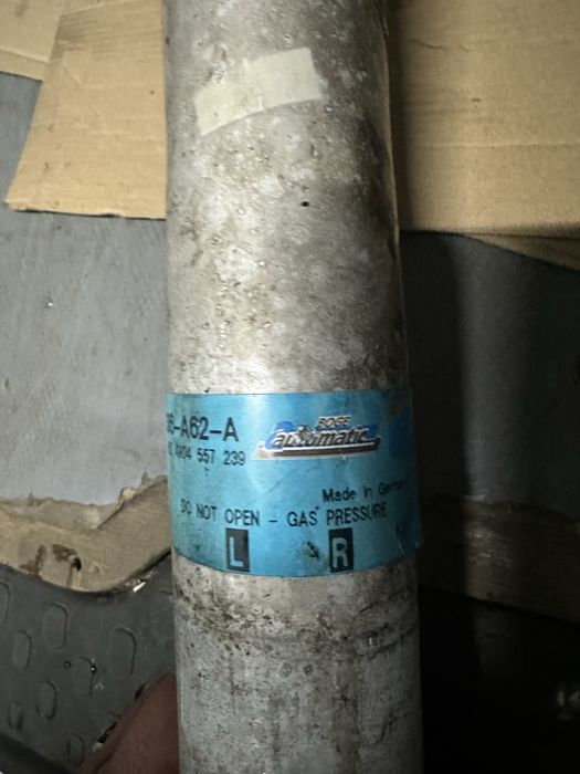 Продам стойки комплект БМВ Е39