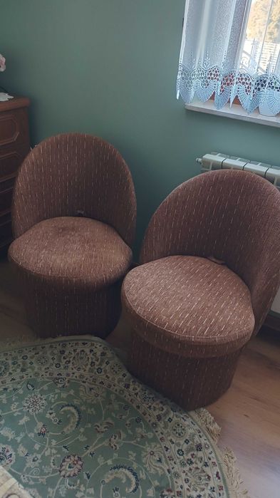 Pufy z pojemnikiem i oparciem