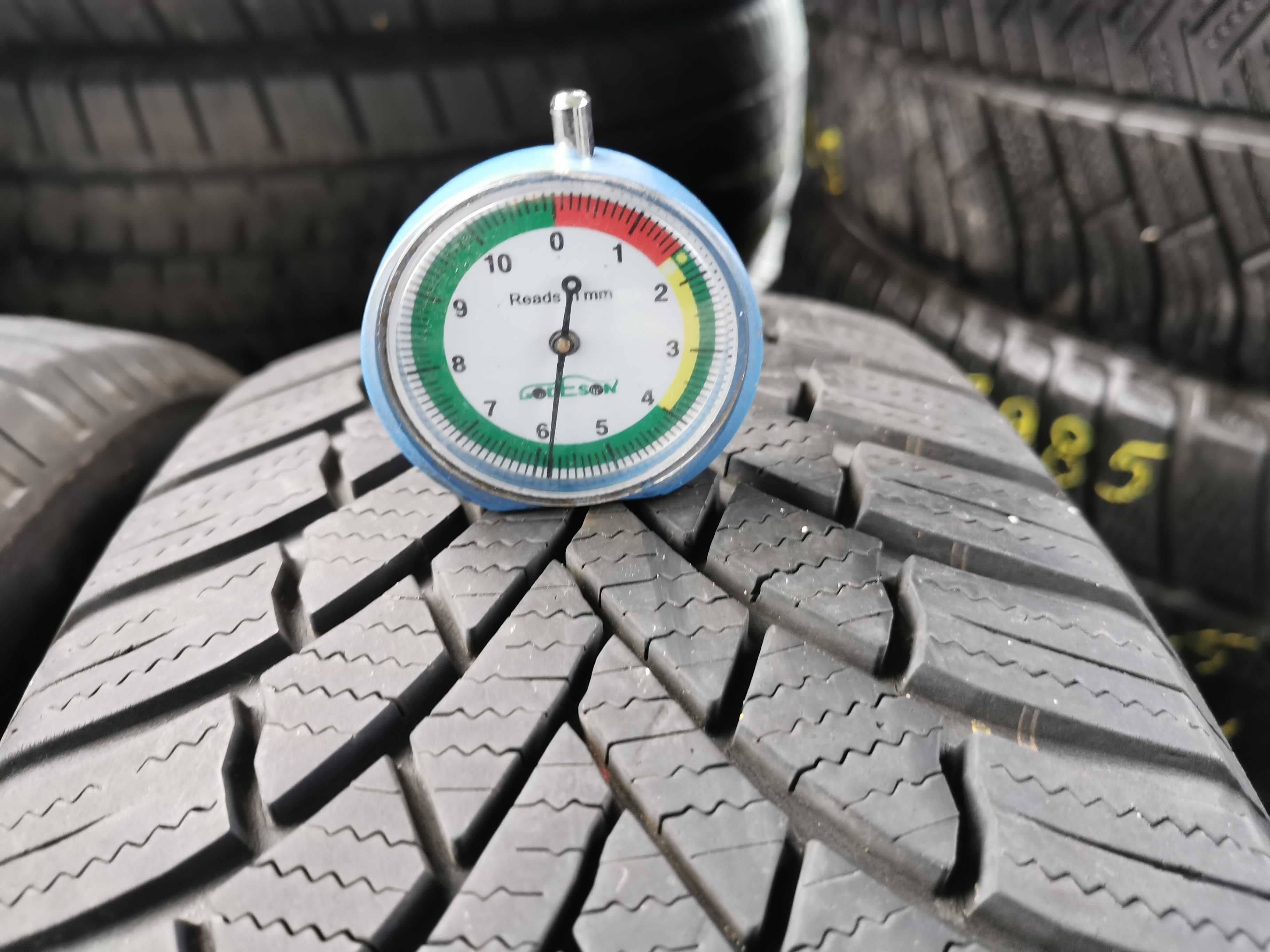 Bridgestone Blizzak LM005 185/60r15 84T 6mm N8086