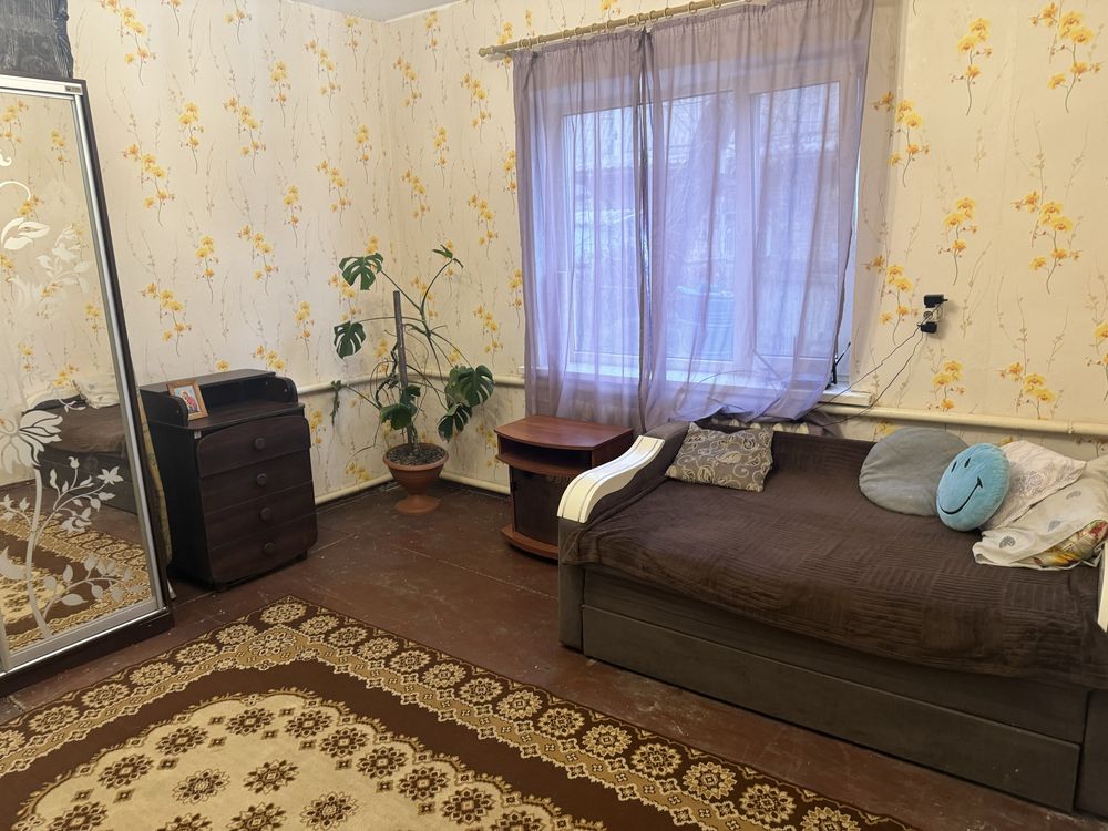 Здам частину будинку,50м.кв.одна велика кімната.Повністю облаштовано.