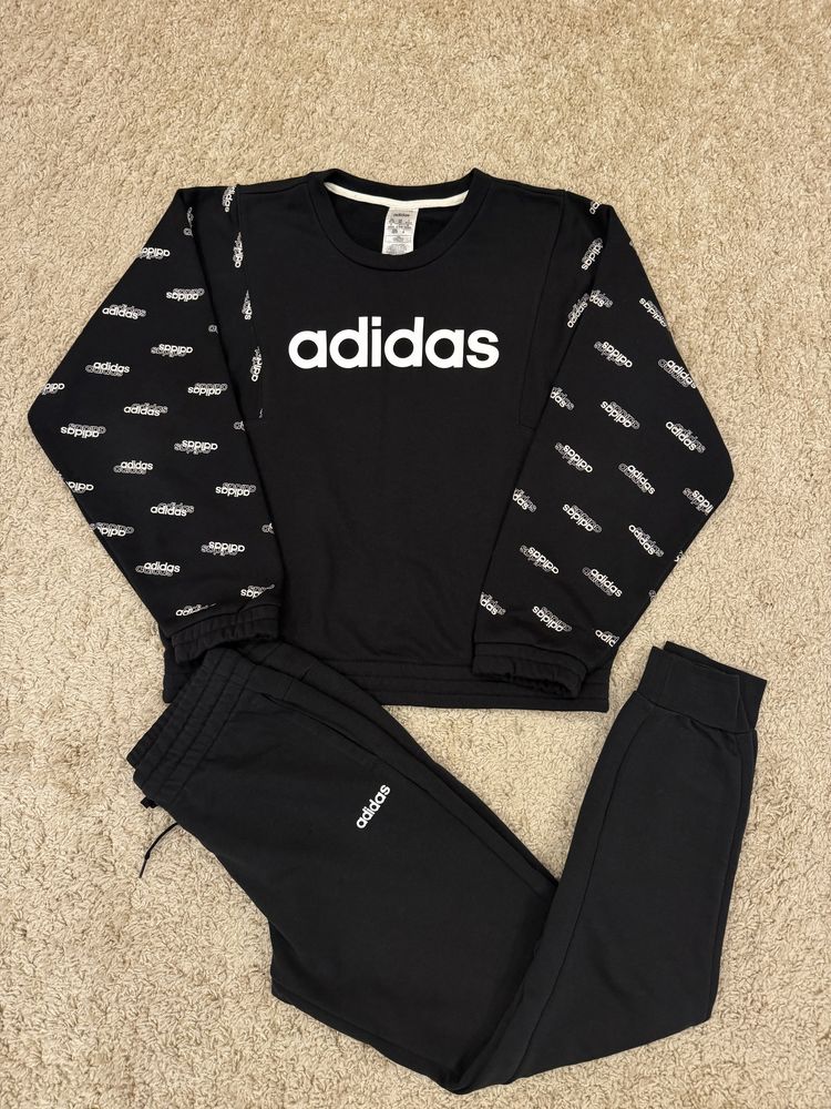 Спортивный костюм Adidas