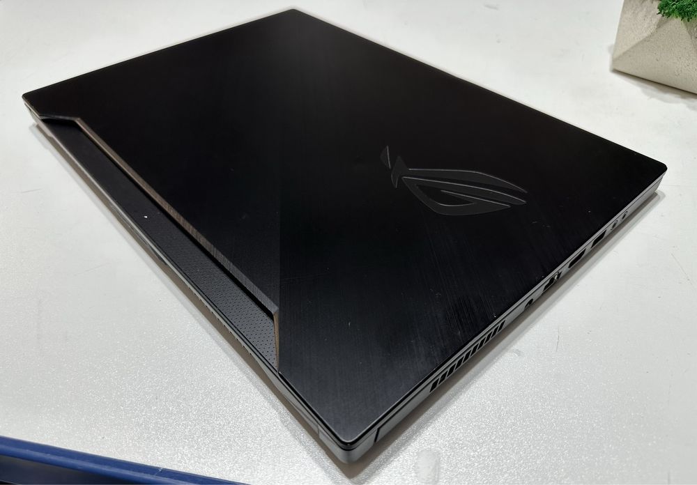 Asus ROG Zephyrus 15,6" FHD IPS|i7-9750H|16DDR4|SSD 512 NVMe|GTX1660Ti