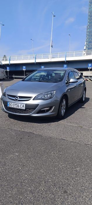 Продається автомобіль Opel Astra J