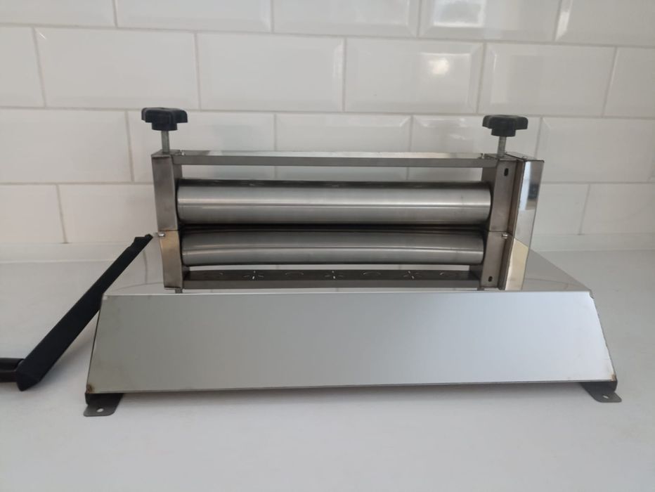 Тісторозкатка ТРМ400  нержавійка,НОВА (тестораскатка) стальні шестерні