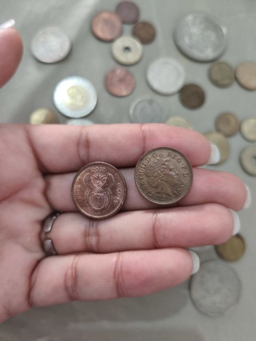 Escudos, pesetas, francos