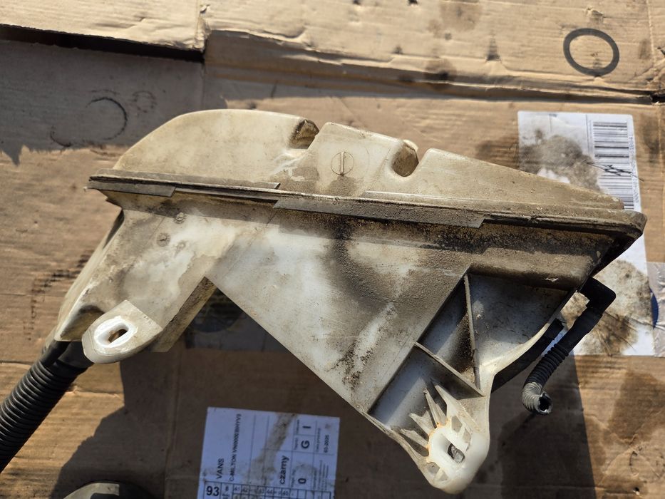 Zbiorniczek plynu spryskiwaczy audi a2