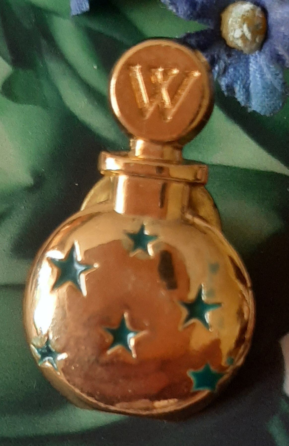 Broszka, wpinka miniatura w kształcie flakonika perfum