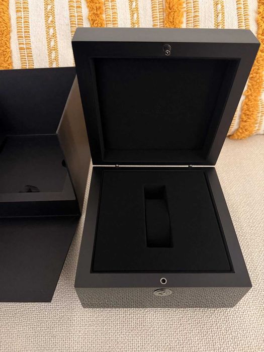 Vacheron Constantin Overseas 7920V em aço inoxidável com mostrador