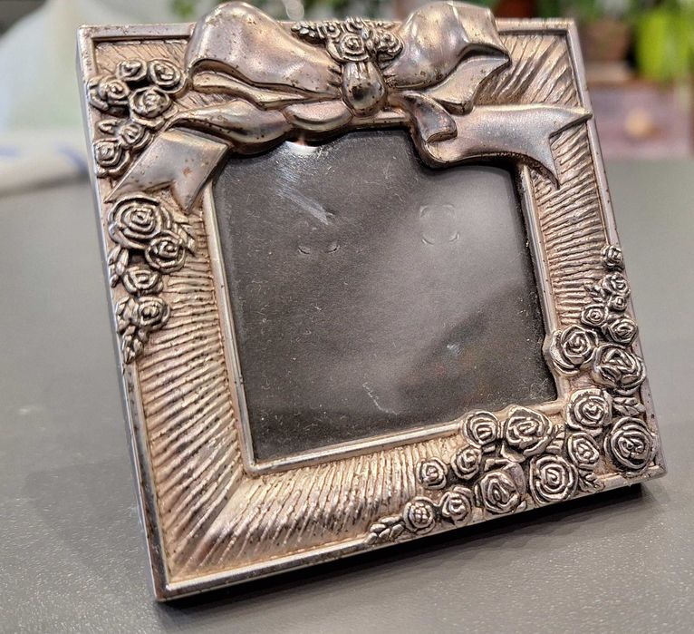 Ramka w kolorze srebrnym 7x7 cm