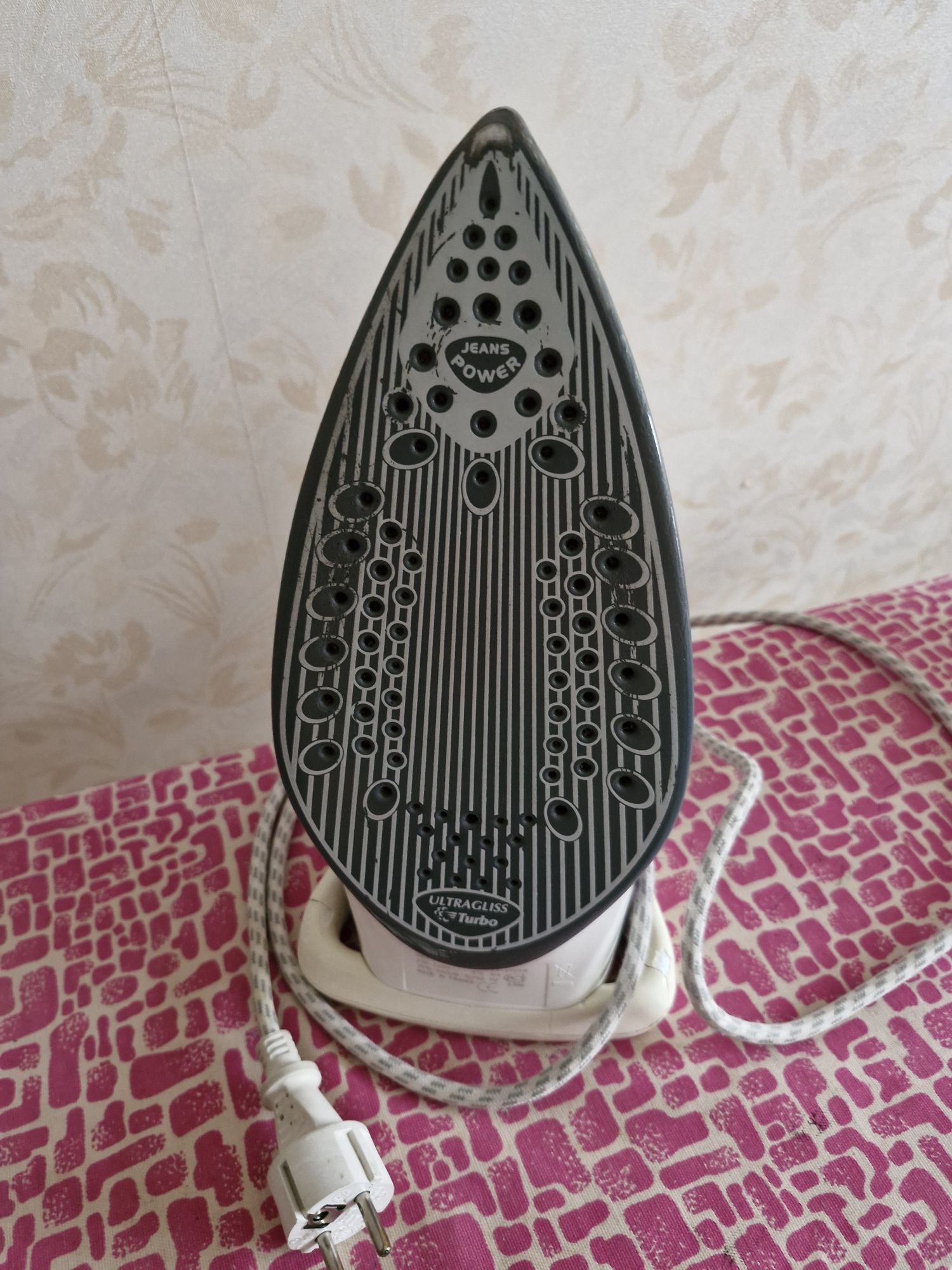 Продам праску Tefal