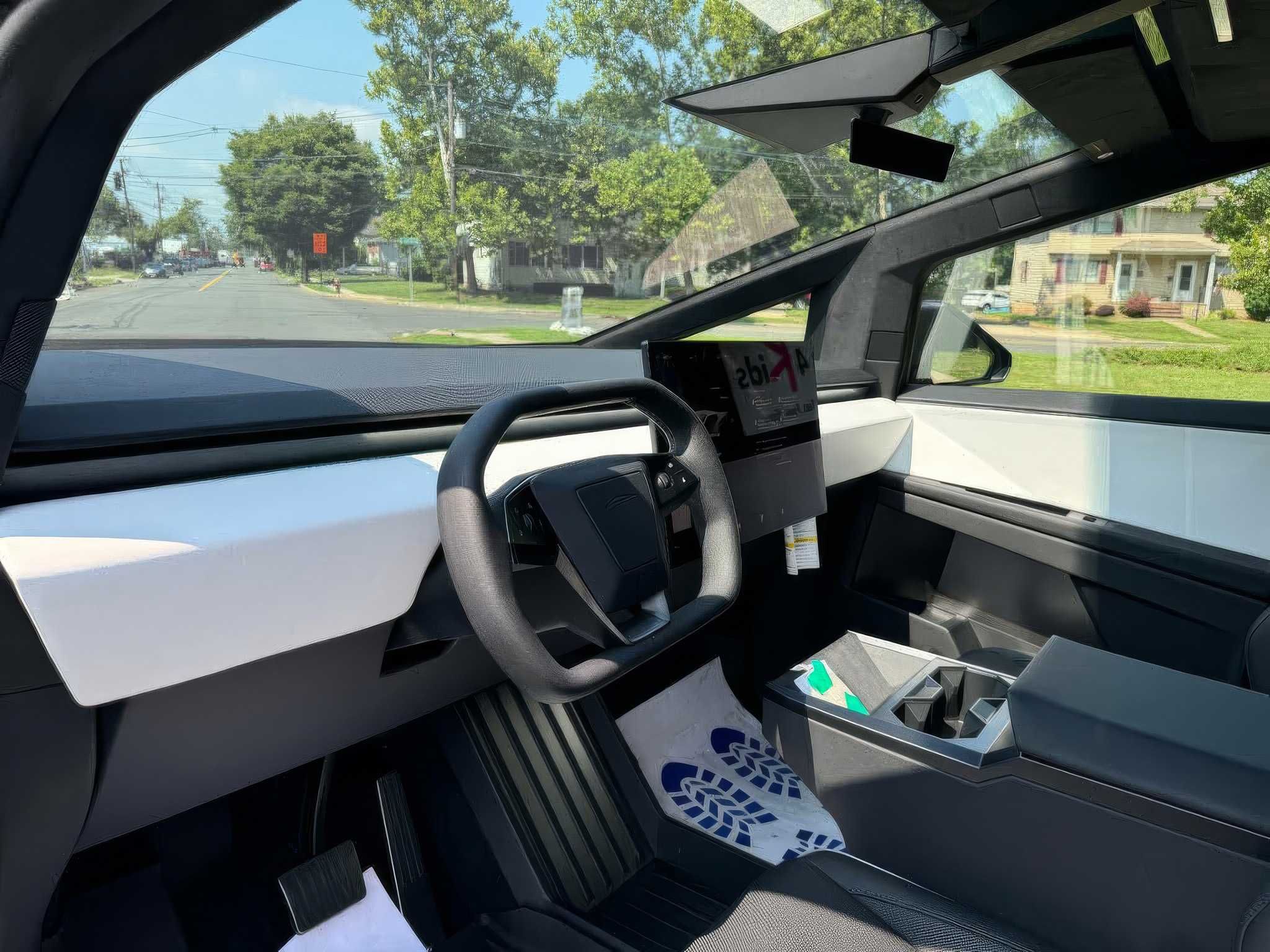 2024 Tesla Cybertruck Crew Cab
