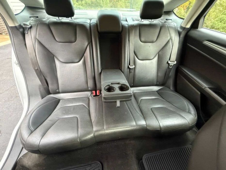 Ford Fusion Titanium      2015