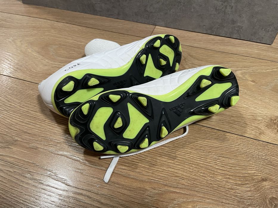 Buty pilkarskie korki numer 33