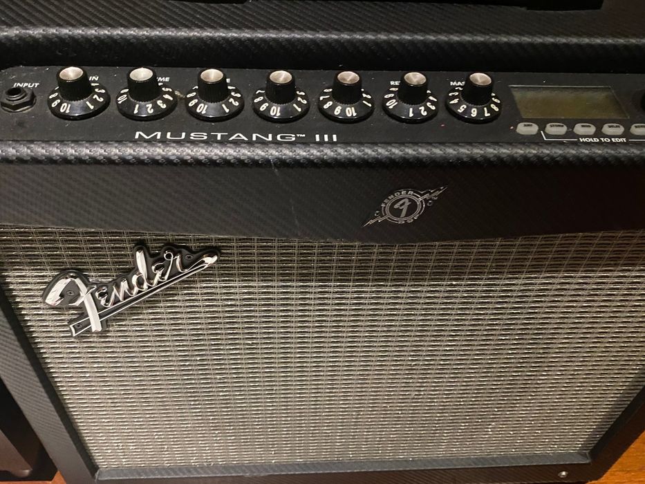 Amplificador fender mustang 3