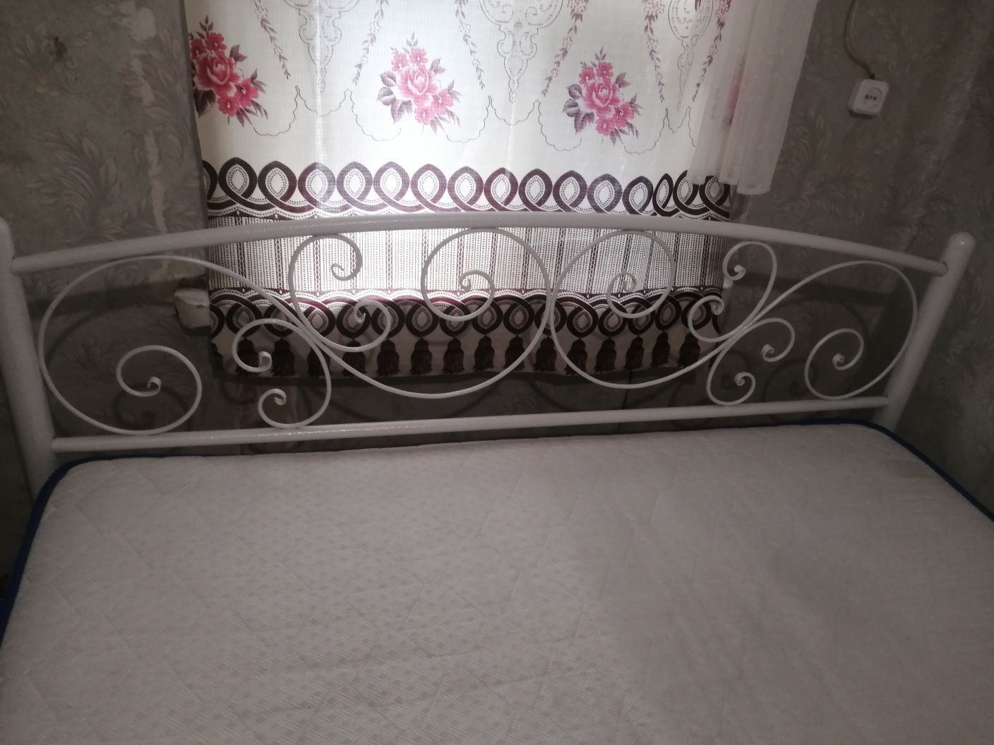 Продам двуспальную кровать