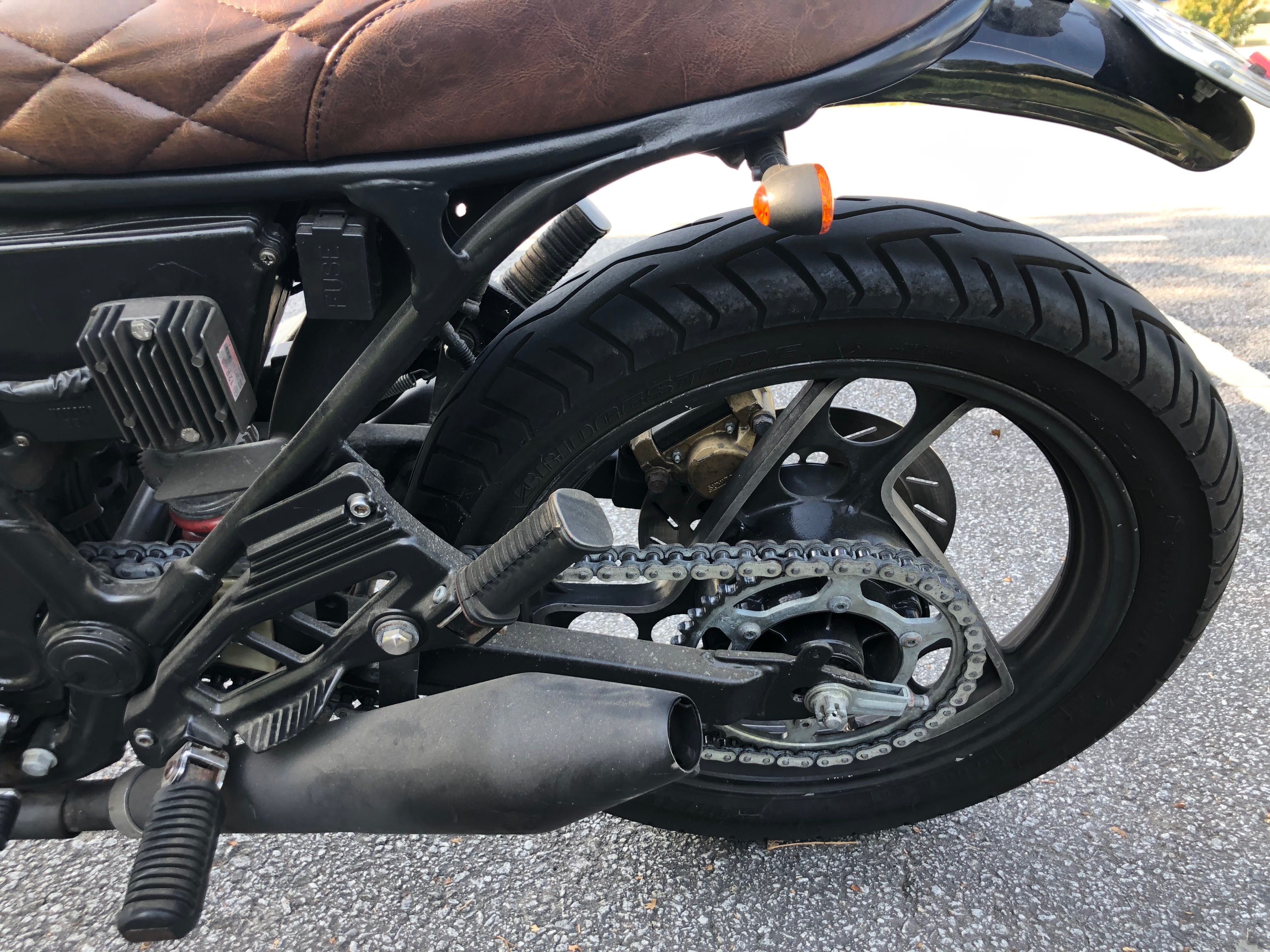 Yamaha XJ600 de 1986 - moto clássica customizada