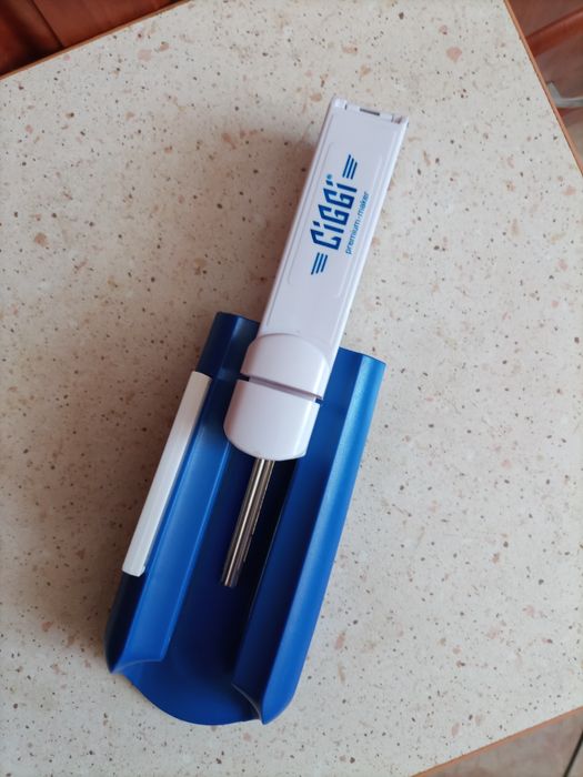 Markowa ręczna niemiecka maszynka, nabijarka do papierosów Ciggi.
