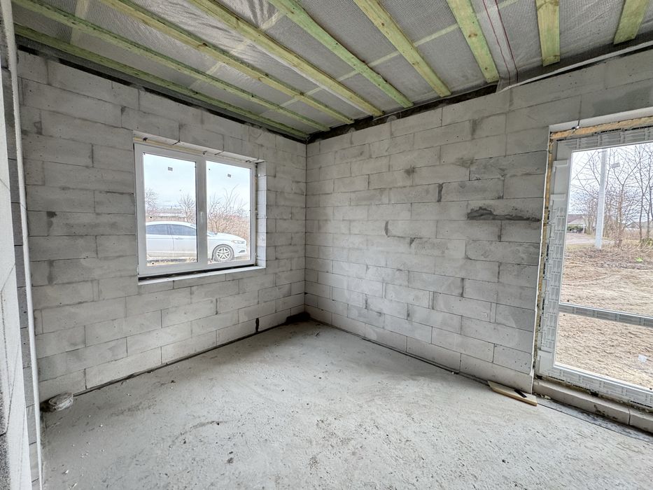 Новобудова 96м2 з терасою + 5сот землі