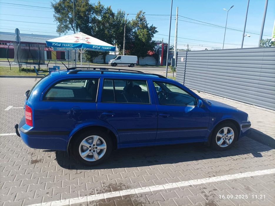 Skoda Octavia Tour(FL) MPI MT 1,6 газ--бензин