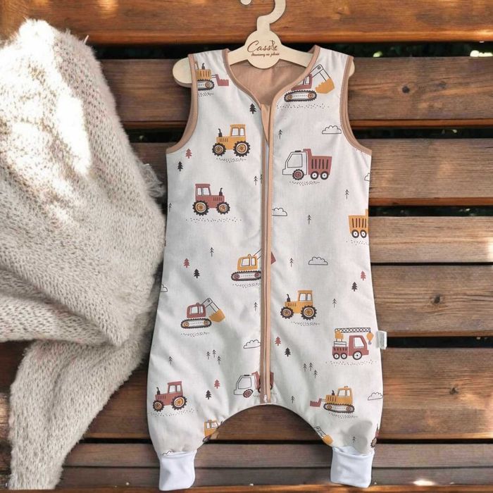 Śpiworek z nogawkami standard 2,5 tog rozmiar 110 wzór Traktory Beżowe