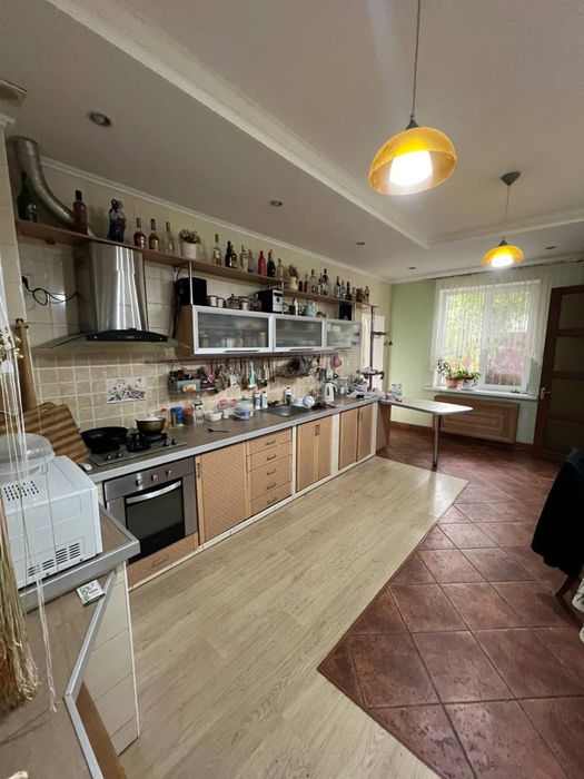 Продаю дом, который строили для себя- капитальный, все коммуникации!