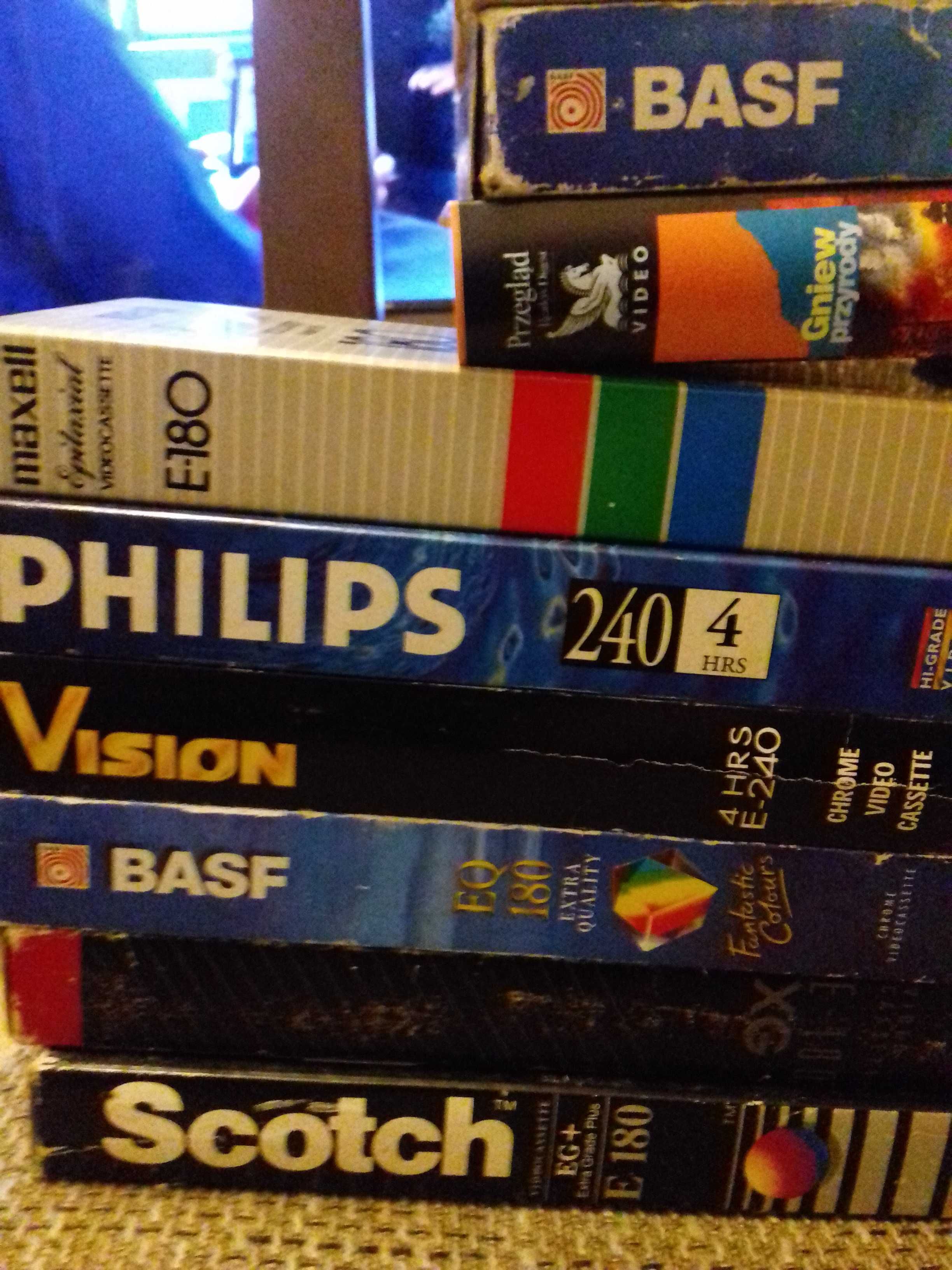 Sprzedam kasety VHS.