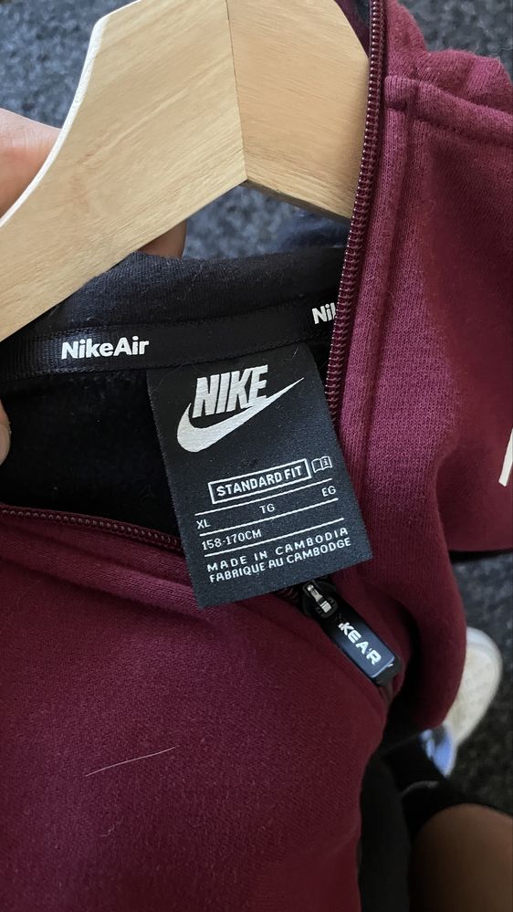Casaco Nike Air.