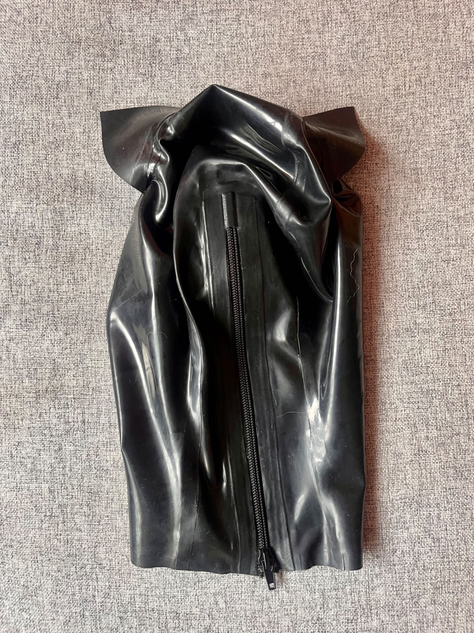 803A / Przebranie Maska M kot latex lateks 0,4 mm czarna czarne uszy