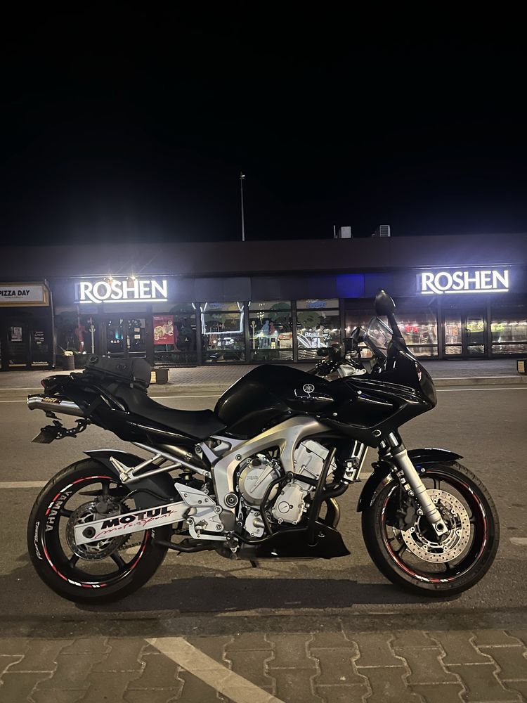 Yamaha FzS600 Fazer