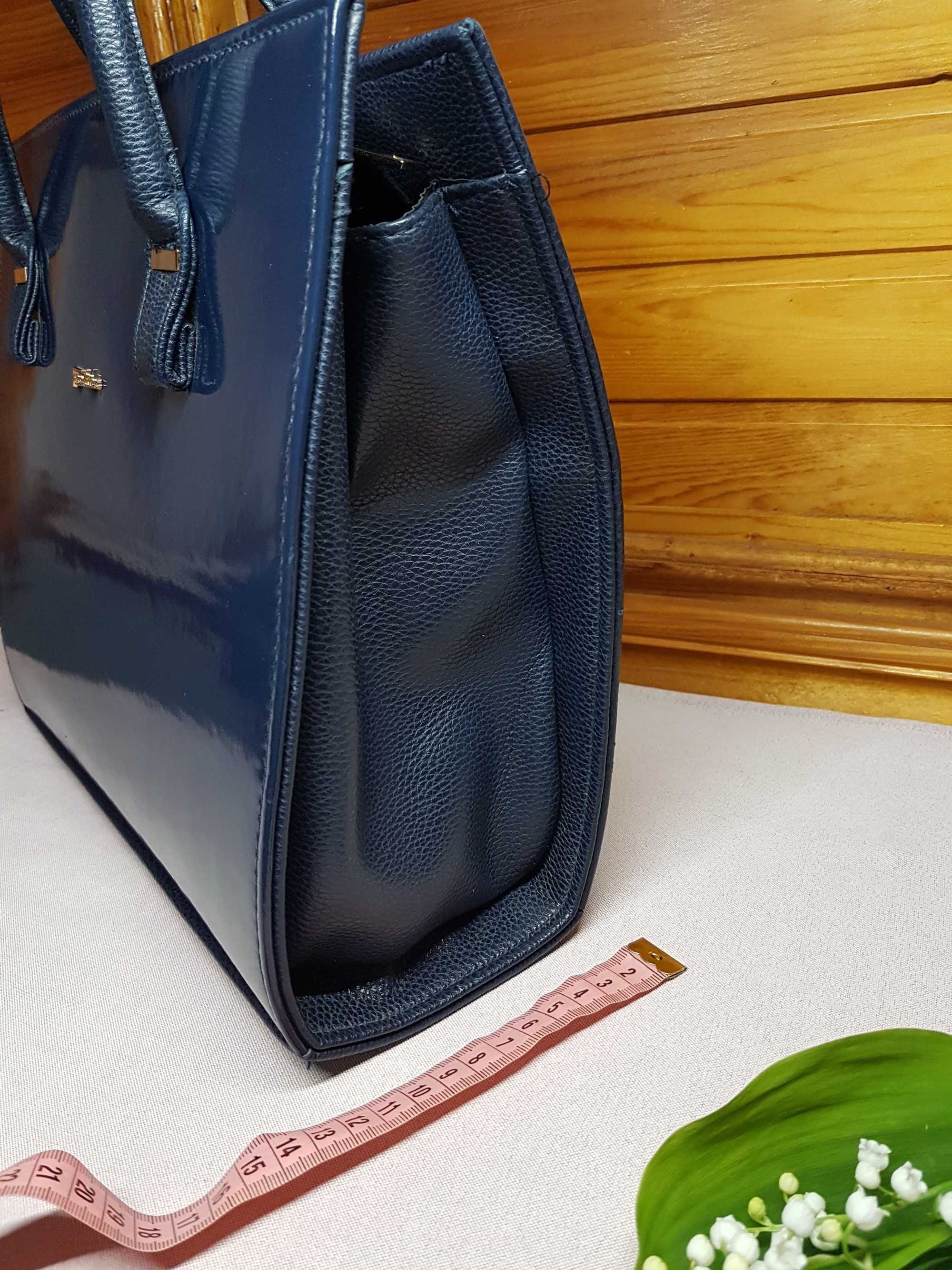 Синя сумка кейс у діловому стилі
