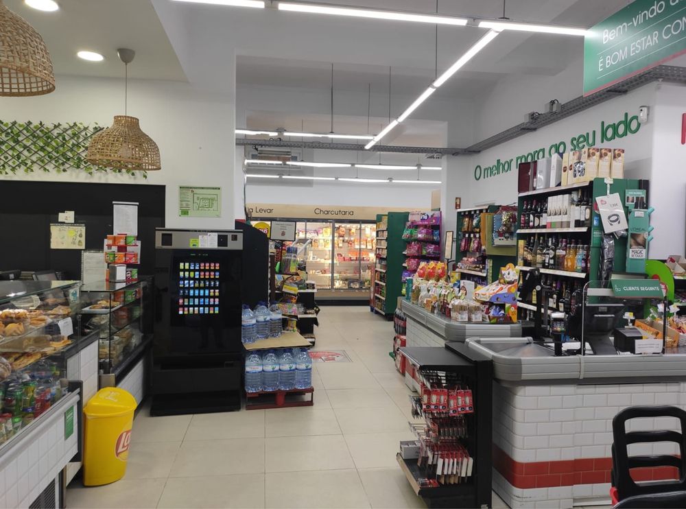 Loja Supermercado e Cafetaria para TRESPASSE em pleno funcionamento