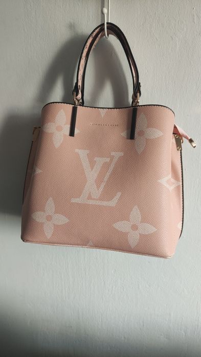 Torebka LV różowa elegancka