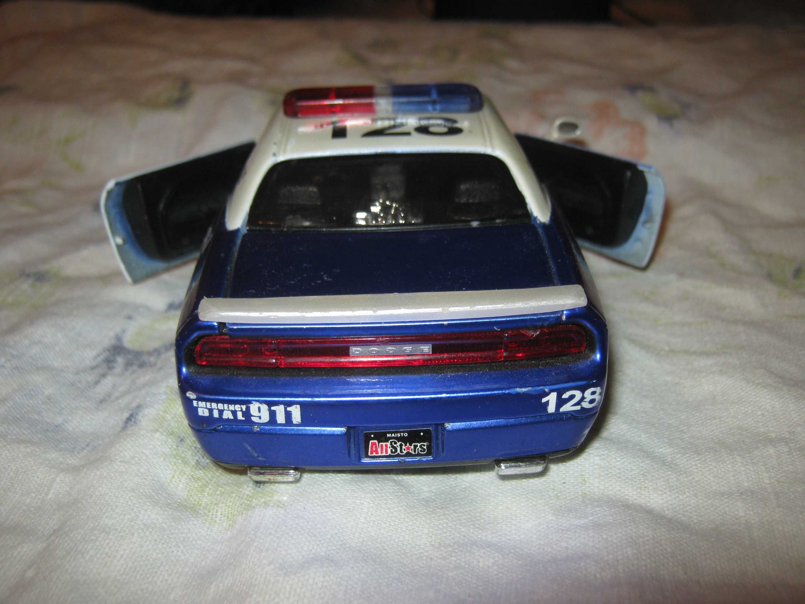 Dodge Challenger,1:24.