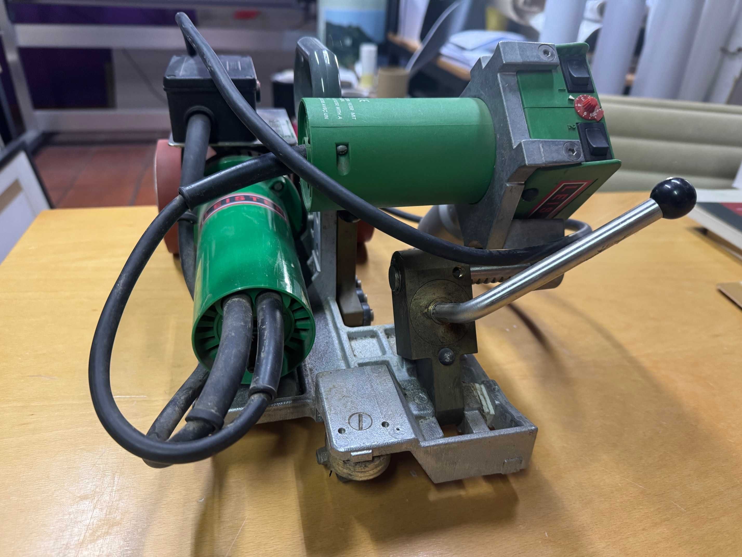 LEISTER CH-6060 Sarnen  - Vulcanizadora Semiautomática