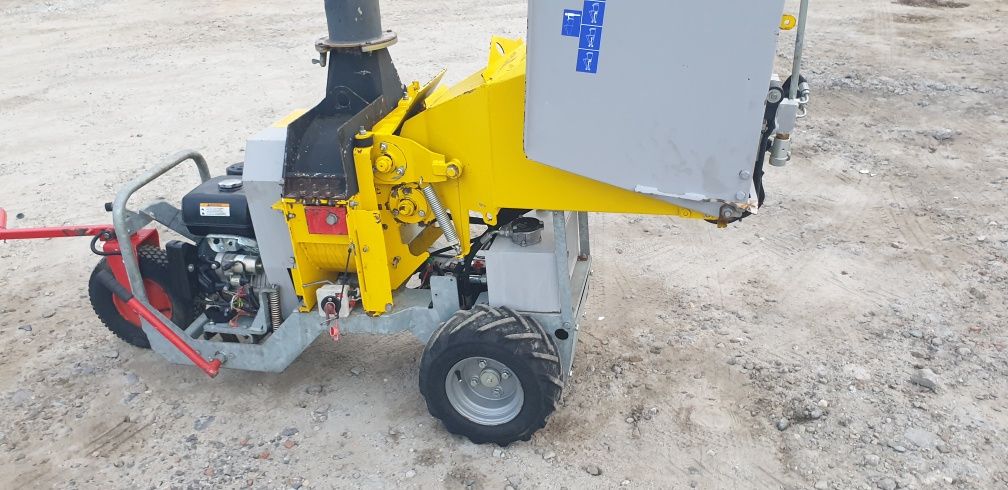 Rozdrabniacz do gałęzi frezarka mulczer hydrauliczny napęd