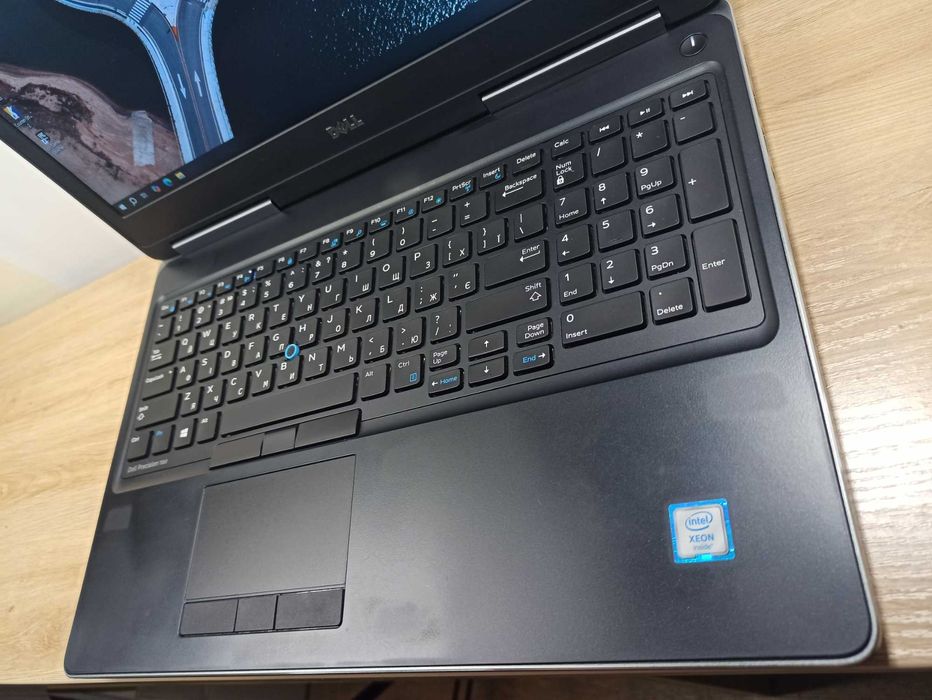 Ноутбук Dell Precision 7510 IPS/Xeon 4 ядра/nvme512Gb/16Gb/Nvidia 2Gb