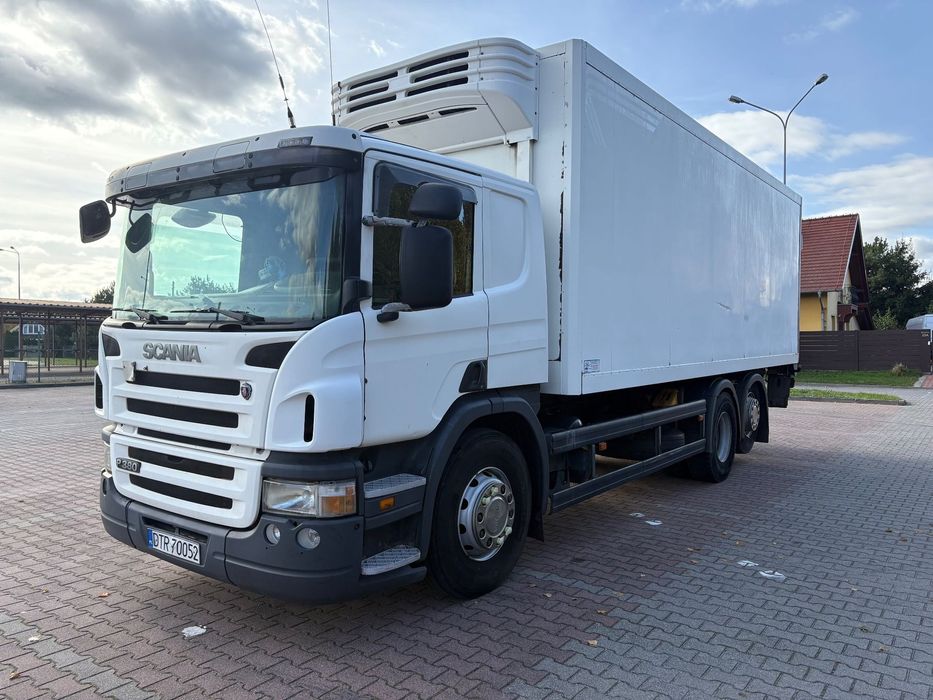 Scania P 380 chłodnia z windą  Scania chłodnia P380 winda