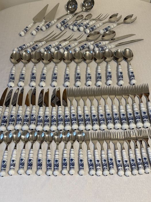 Wzór cebulowy sztućce 77 sztuk cały zestaw