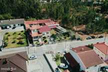 Moradia Independente T6 c/ Anexos, Armazém e Terreno p/ Construção - M
