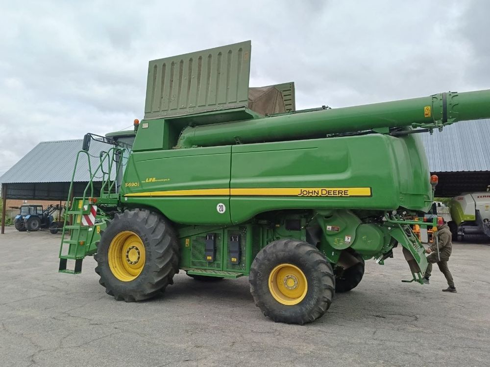 Комбайн John Deere S690i 2011 Продаж