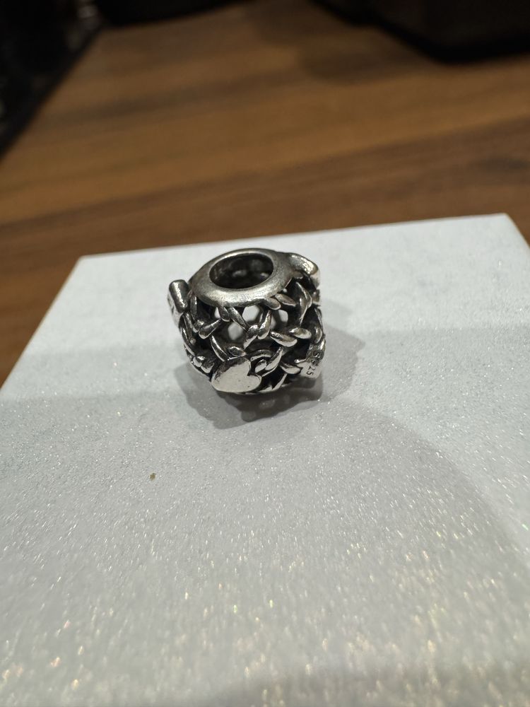 Używany charms Pandora