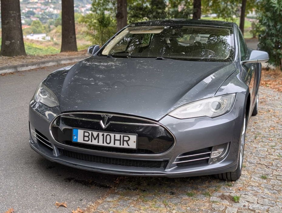Tesla Model S 85