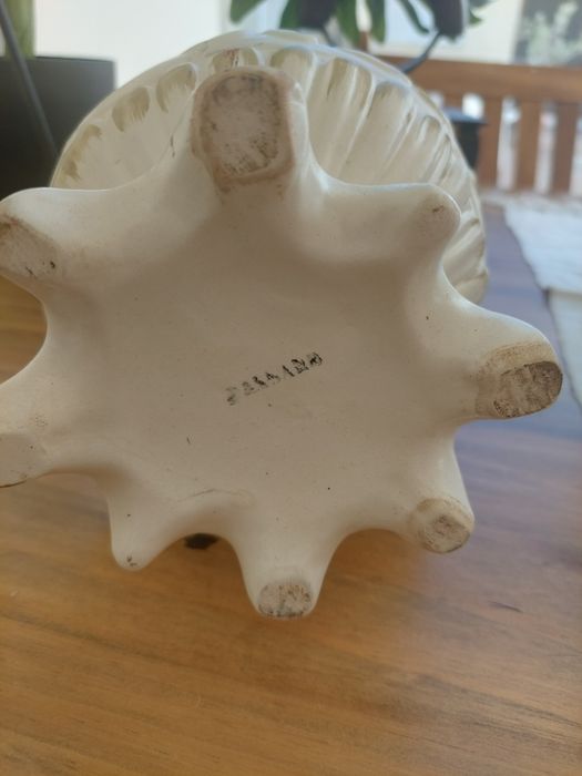 Jarra porcena Bassamo