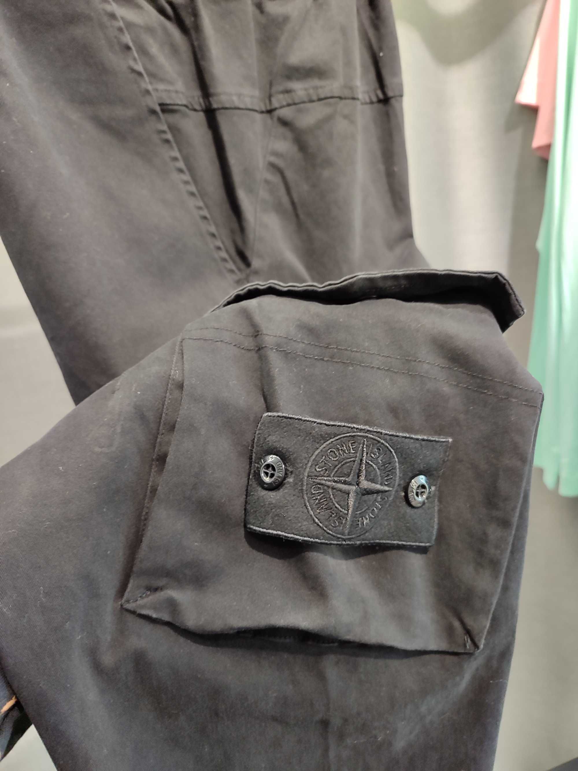 Штани STONE ISLAND 310F2 Ghost Piece Cargo Pants Black SI0132-BK