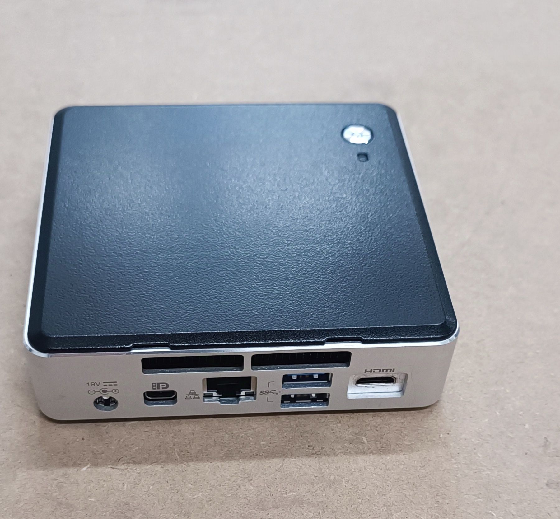 Mini PC Intel Nuc i5 + Teclado e Rato Novos!