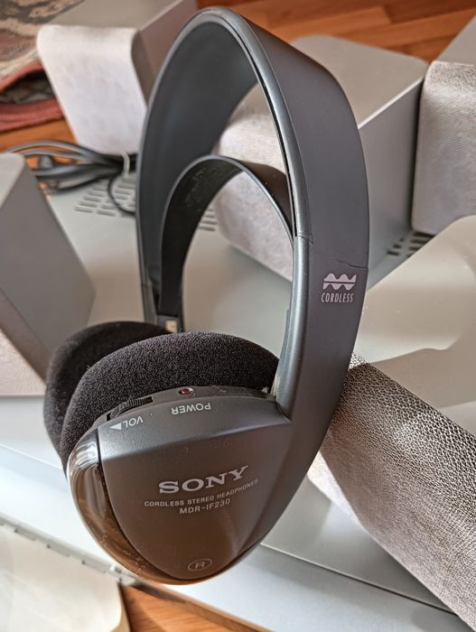 Headfones Sony s/ fios Cordless stereo, Model MDR-IF230.
