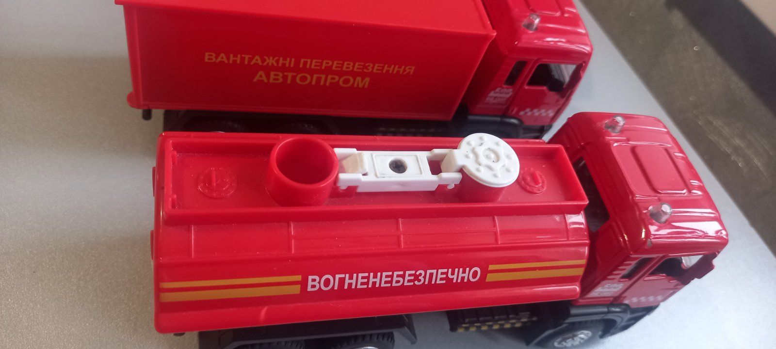 Маніпулятор,вантажівка,бочка метал музичні ефекти