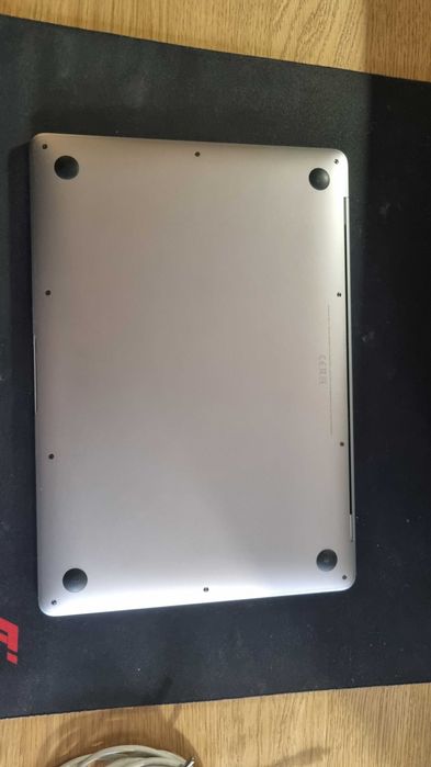 MacBook Air 13" (2020) – i5, 16GB RAM, 512GB SSD como novo!